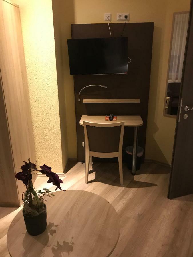 Wolthusen Lägenhet Emden Exteriör bild
